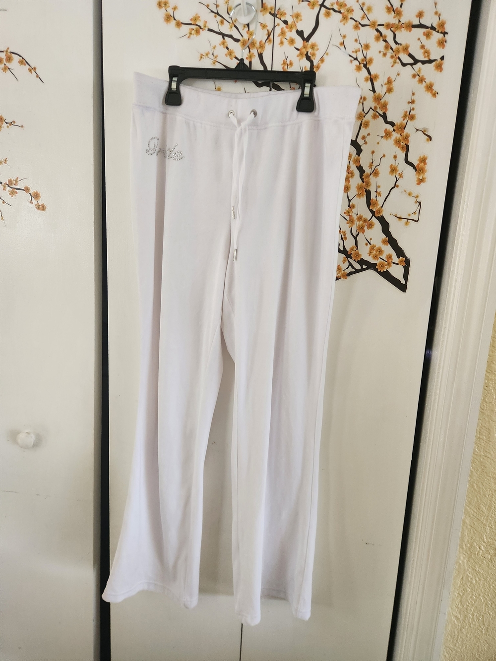 Juicy Couture White Crewneck Top with Pink Brand Tag